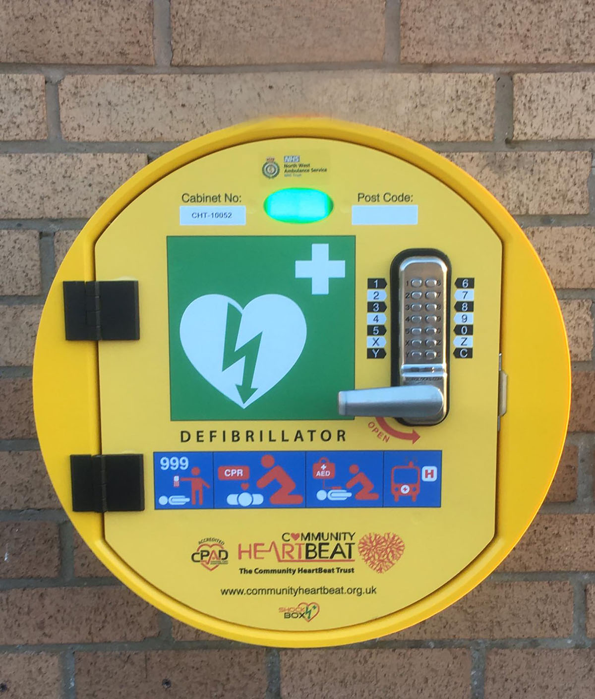 South Shore Lawn Tennis Club Defibrillator